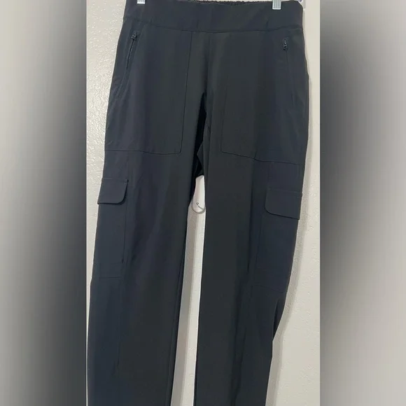 Athleta Black Cargo Jogger Pants Women’s Size 6 - Picture 3 of 7